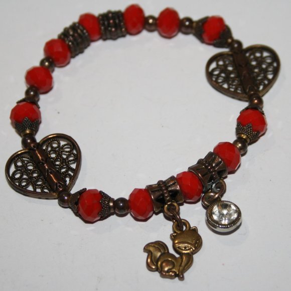Beautiful red beaded bracelet with brass kitty charm 7" - Picture 1 of 4